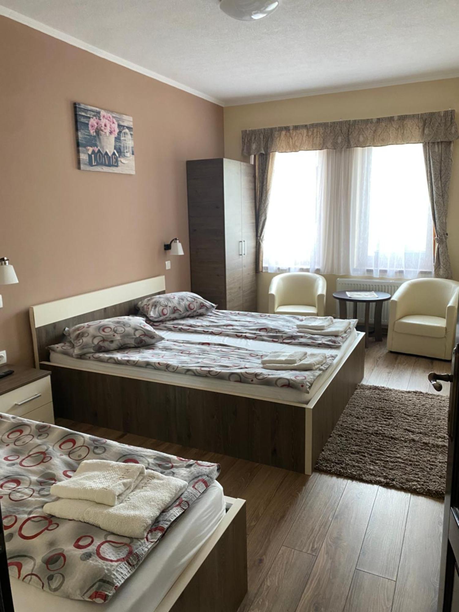 Farkas Panzio Bed and Breakfast Praid Exteriör bild