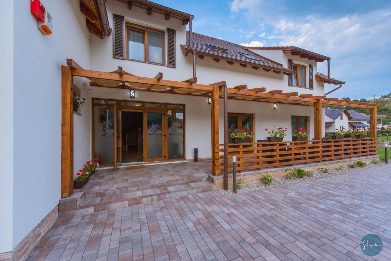 Farkas Panzio Bed and Breakfast Praid Exteriör bild